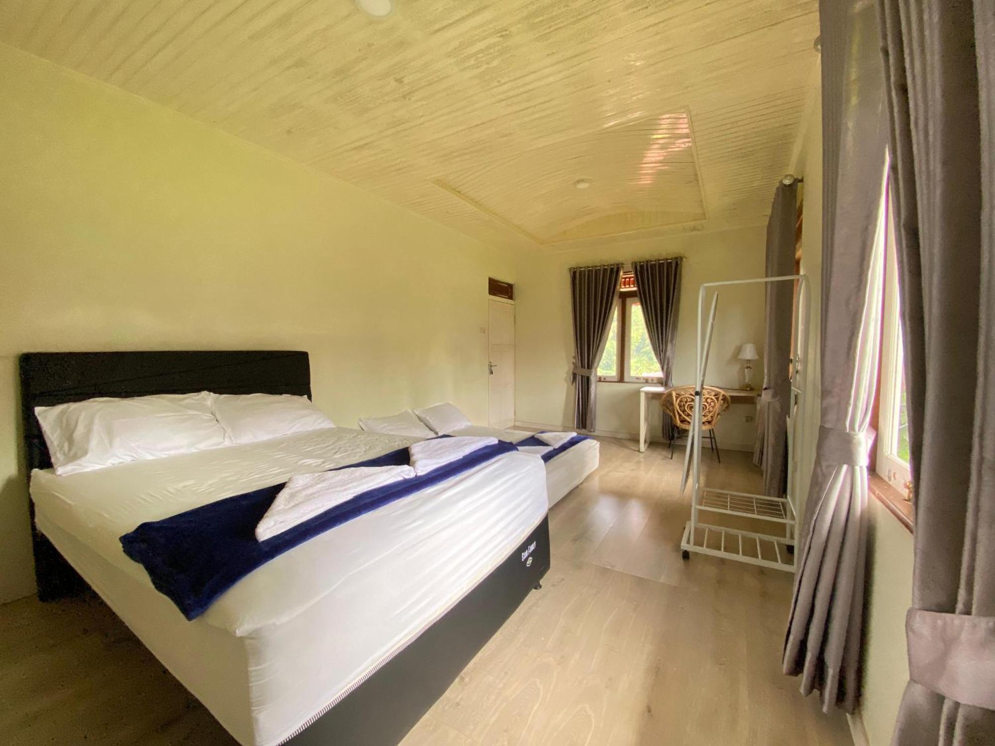 A Spacious Tropical 4 Bedrooms With Bathrooms Villa Marion Tomohon With The View Of Gunung Lokon Exterior foto