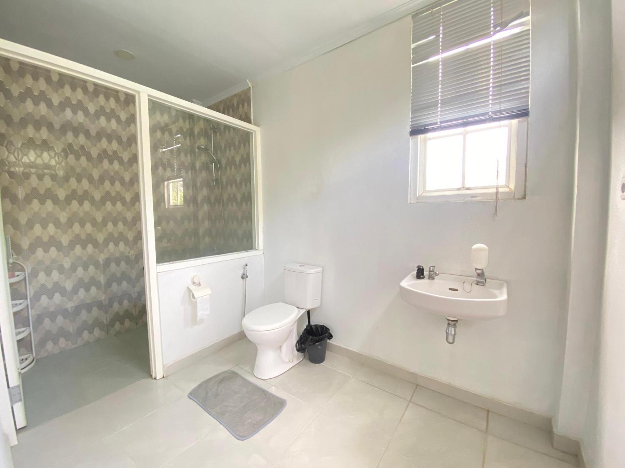 A Spacious Tropical 4 Bedrooms With Bathrooms Villa Marion Tomohon With The View Of Gunung Lokon Exterior foto