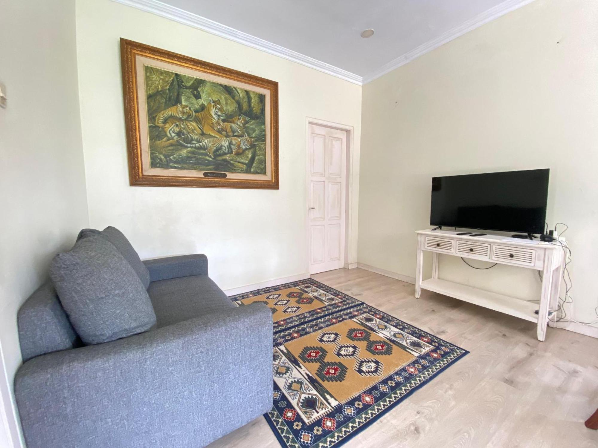 A Spacious Tropical 4 Bedrooms With Bathrooms Villa Marion Tomohon With The View Of Gunung Lokon Exterior foto