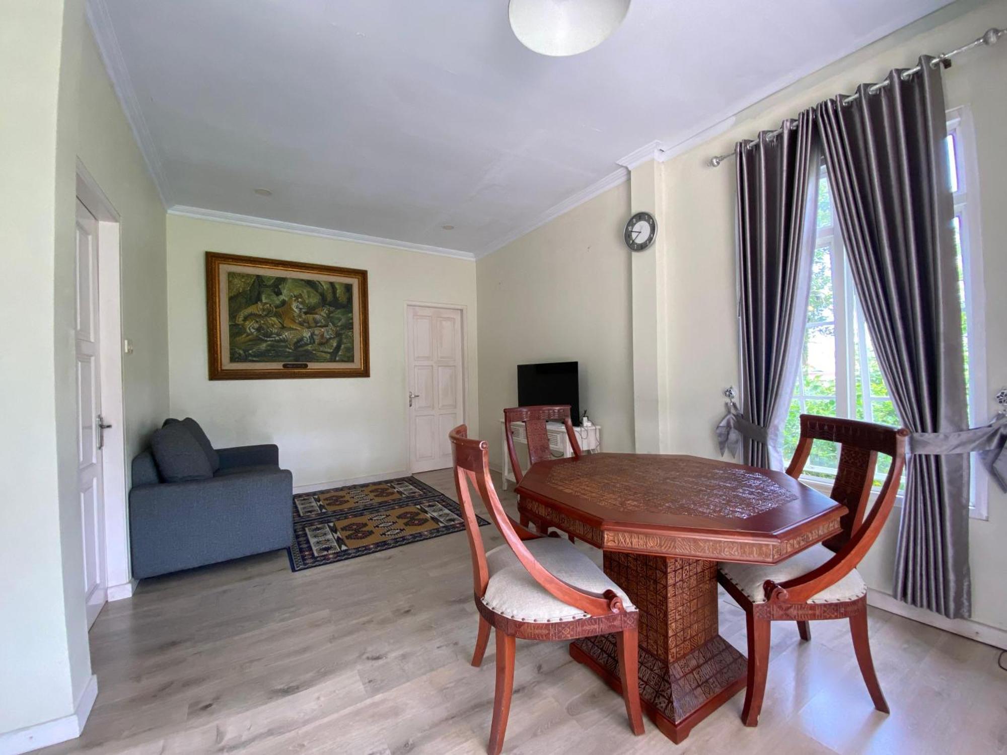 A Spacious Tropical 4 Bedrooms With Bathrooms Villa Marion Tomohon With The View Of Gunung Lokon Exterior foto